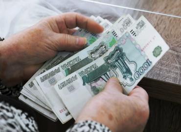 Указ приняли. С 1 мая пенсионеры начнут получать на карту удвоенные выплаты