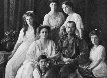 Профессор и бывший следователь Милюков: за останки царской семьи выдали скелеты, выкопанные в Англии