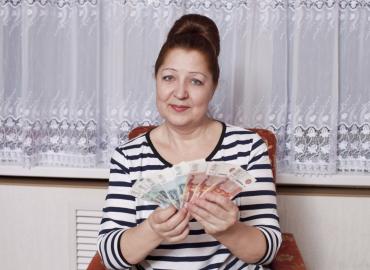 Указ принят: пенсионерам на майские праздники раздадут по 55 тысяч рублей — прямо на банковскую карту