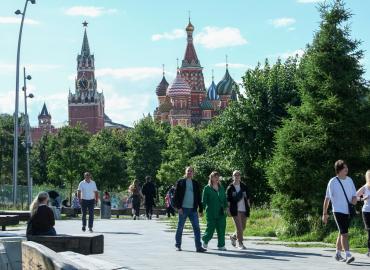В праздничный календарь внесли изменения: россиянам дали три дополнительных выходных подряд в июне