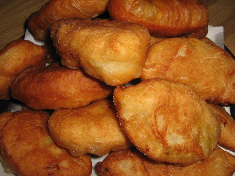 Вместо надоевших пирожков беру кефир с майонезом и готовлю гору вкуснятины к чаю: простейший рецепт за 15 минут