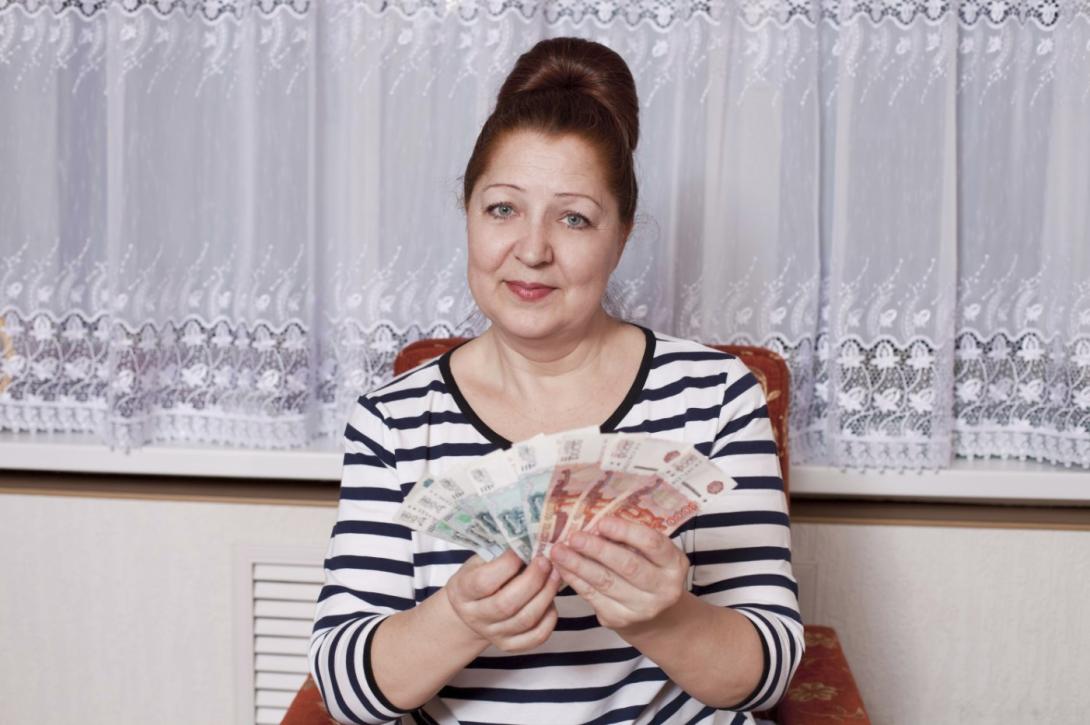 Указ принят: пенсионерам на майские праздники раздадут по 55 тысяч рублей — прямо на банковскую карту