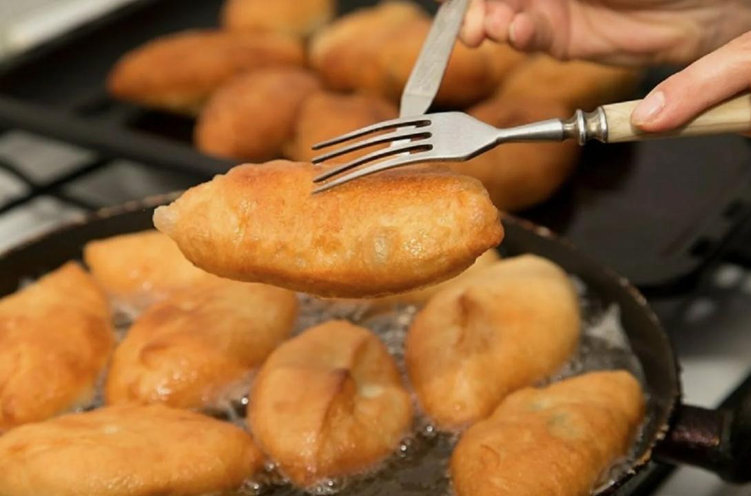 Пирожки с капустой и яйцом как у бабушки: тесто буквально тает во рту — «ленивый» рецепт